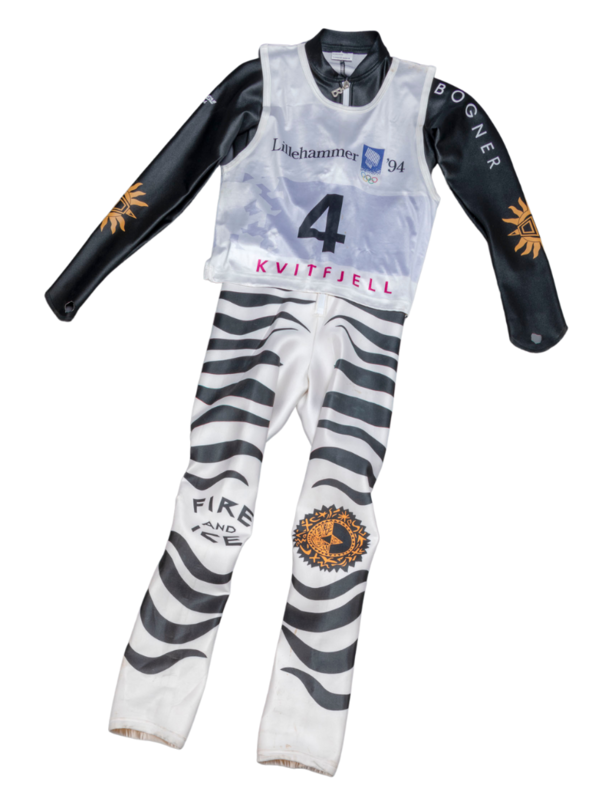 Skianzug uns Startnummer von Markus Wasmeier vom Olympiasieg im Super-G 1994 in Lillehammer