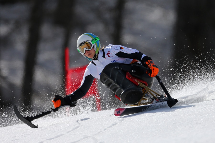 Anna Schaffelhuber beim Super-G-Lauf der XI. Winter-Paralympics in Sotschi am 10.03.2014