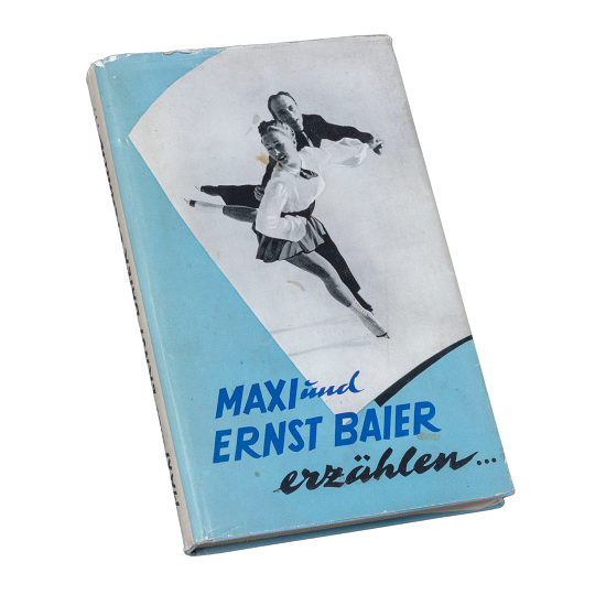Autobiografie „Maxi und Ernst Baier erzählen“, Düsseldorf, 1951
Nach Ende des Zweiten Weltkriegs erhalten Maxi und Ernst Baier als Vorzeige-Stars der NS-Diktatur bis Juni 1947 Berufsverbot. Die 1951 veröffentlichte Autobiografie enthält unter anderem ein Kapitel zum Thema „Wir und das Dritte Reich“, in dem persönliche Eindrücke zu Begegnungen mit Adolf Hitler festgehalten sind.
