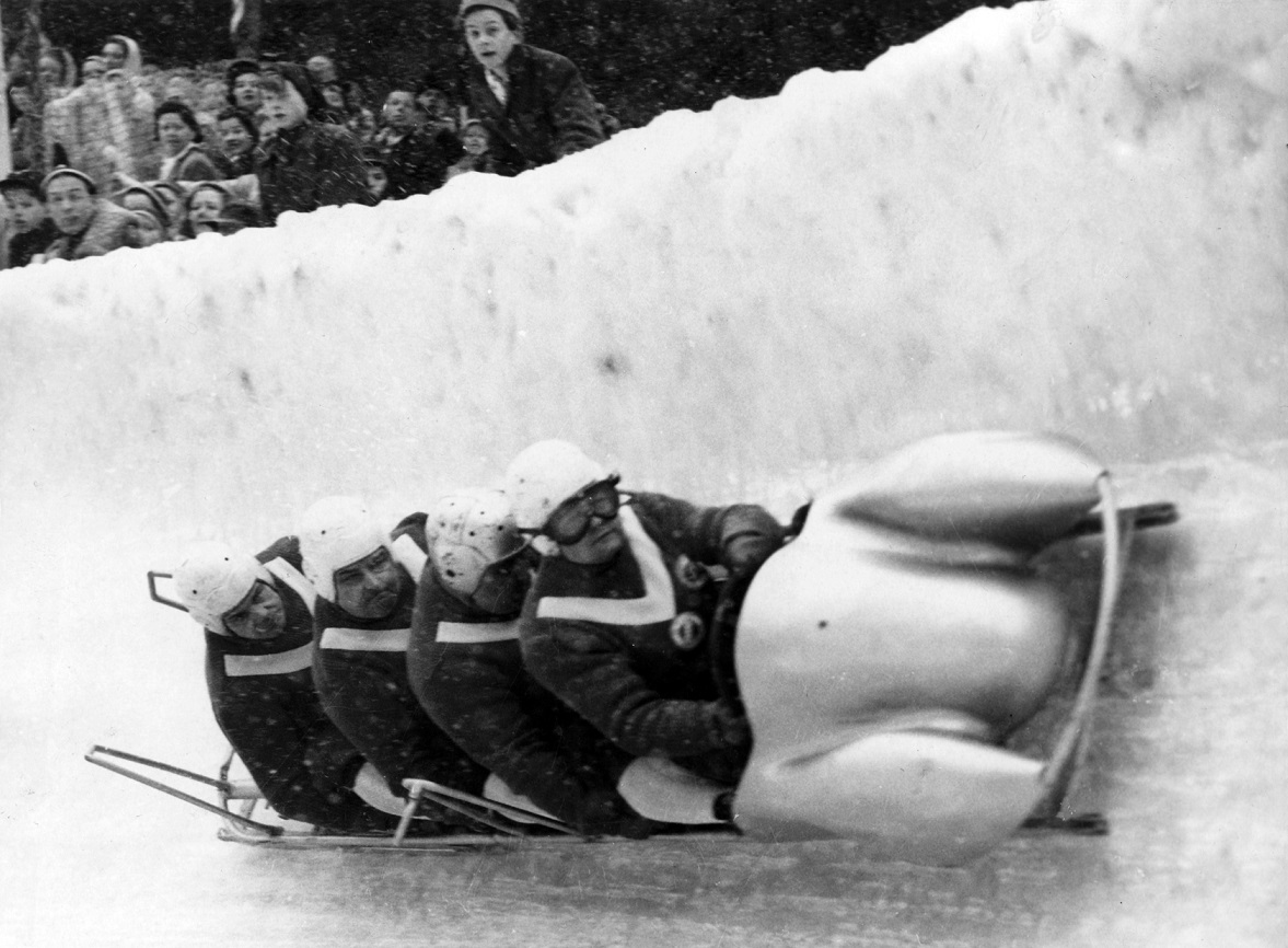 Andreas Ostler, Lorenz Nieberl, Franz Kemser und Friedrich Kuhn im Viererbob bei den Olympischen Winterspielen 1952 in Oslo, 21.02.1952
